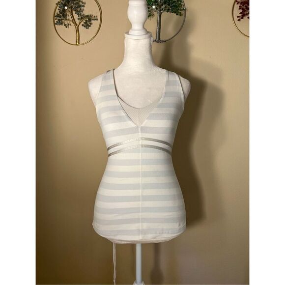 Lululemon Action Pale Blue White Silver Athletic Tank Top Size 4 - Picture 1 of 6